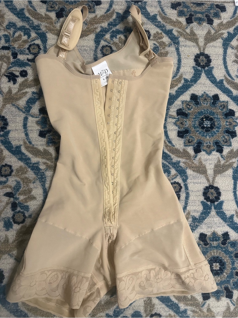 M&D Beige Full Body Shapewear Bodysuit Size Small